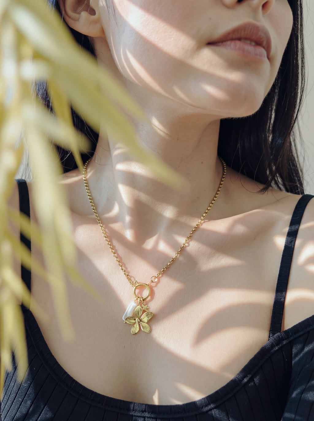 Floral Dream MOP Charms Pendant