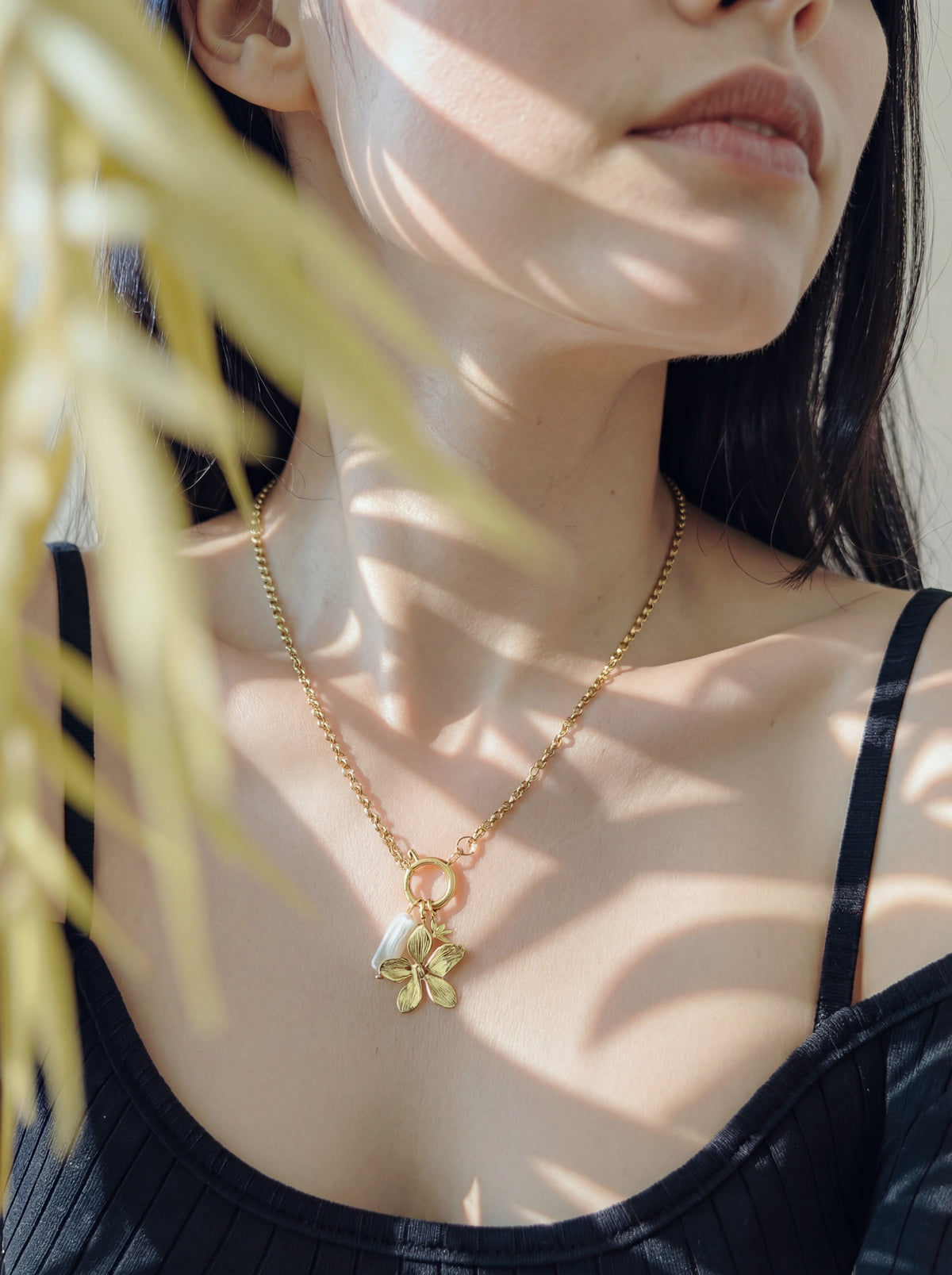 Floral Dream MOP Charms Pendant