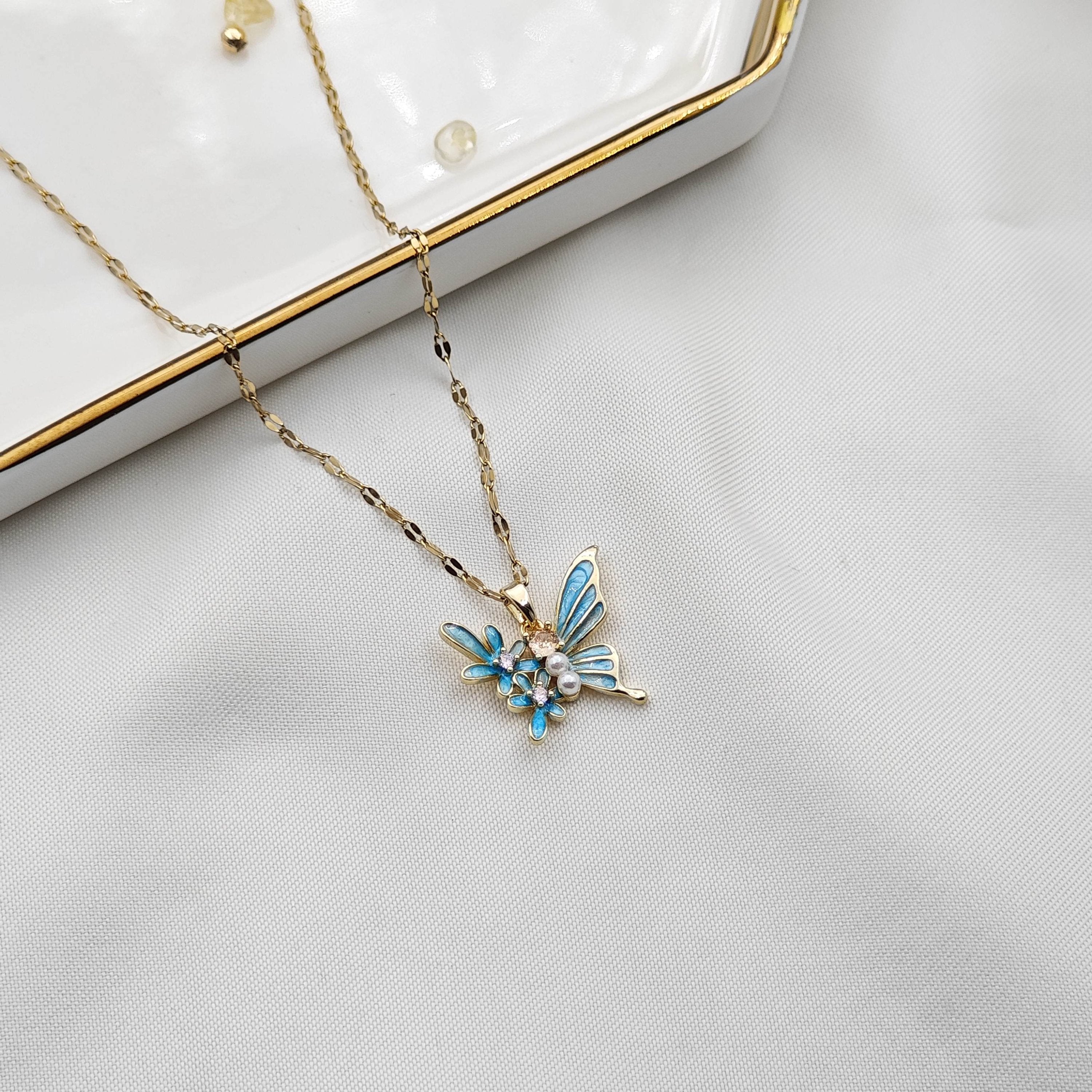 I am a Social Butterfly Pearl Pendant - 18KT