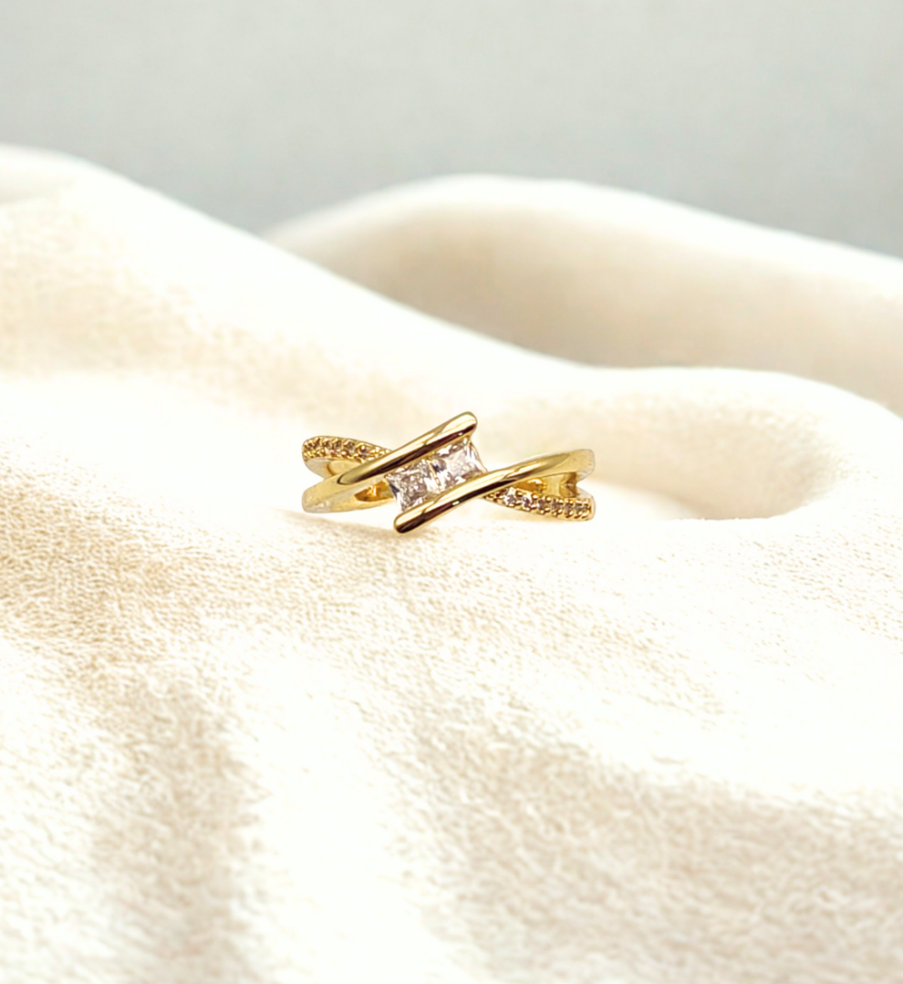 Vintage Classic Diamond Studded Ring- Demifine 18KT Gold Plated