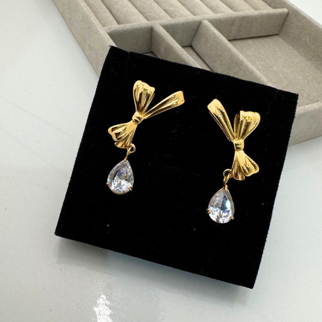 assymetric bow dangling Earring - Demifine 18KT Gold Plated