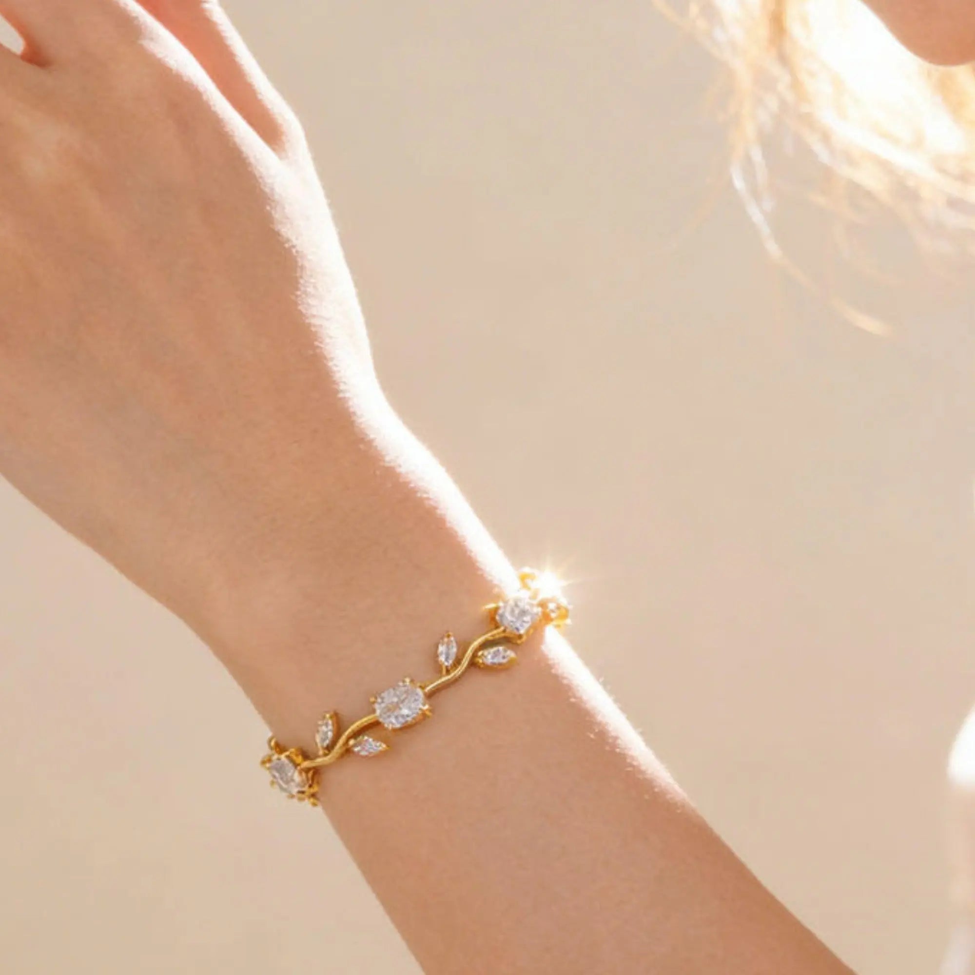 Zirconia Studded Tulip Bracelet -18KT Gold Plated