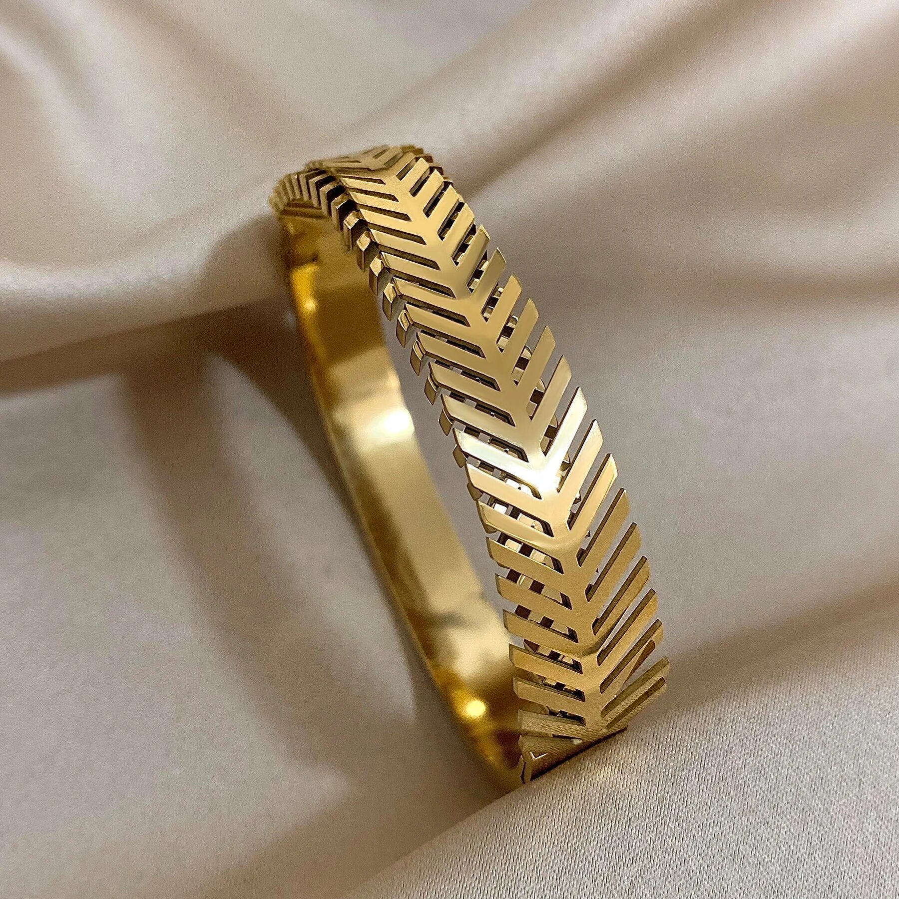 Intertwined Palm Leaf Cuff Bracelet - Demifine 18KT Gold Plated