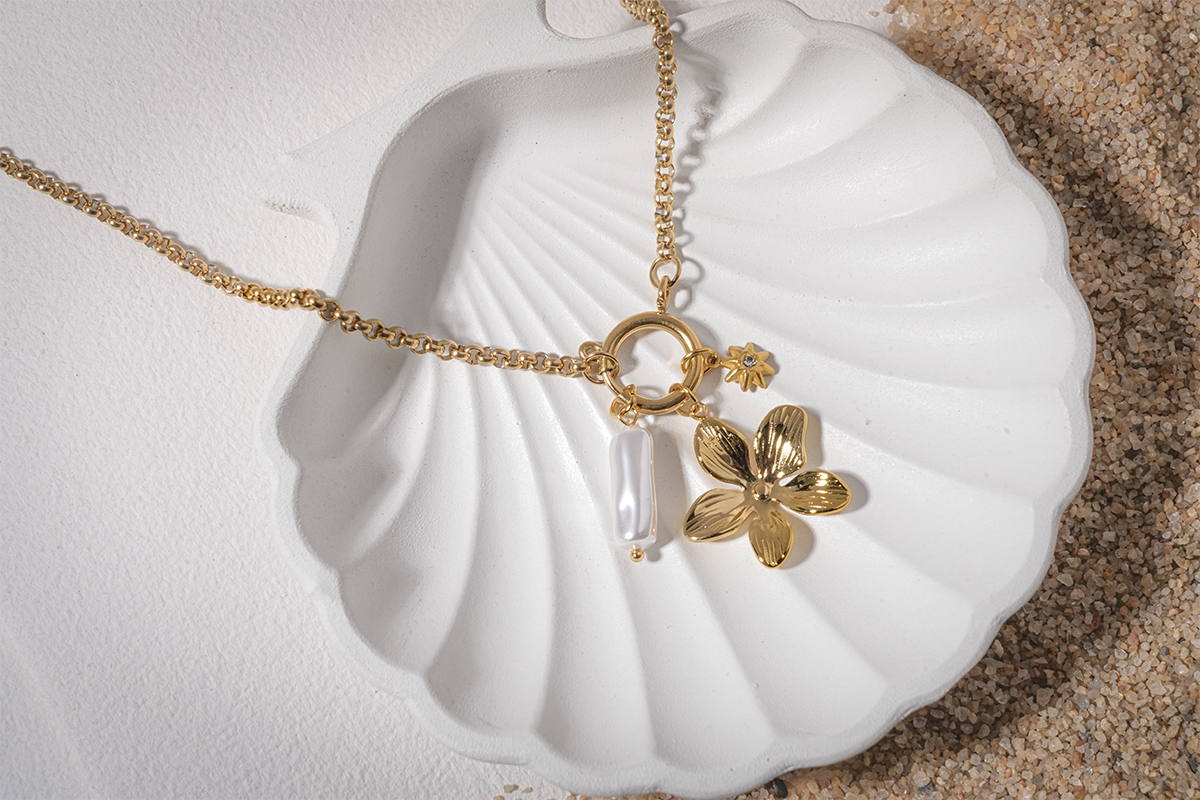 Floral Dream MOP Charms Pendant