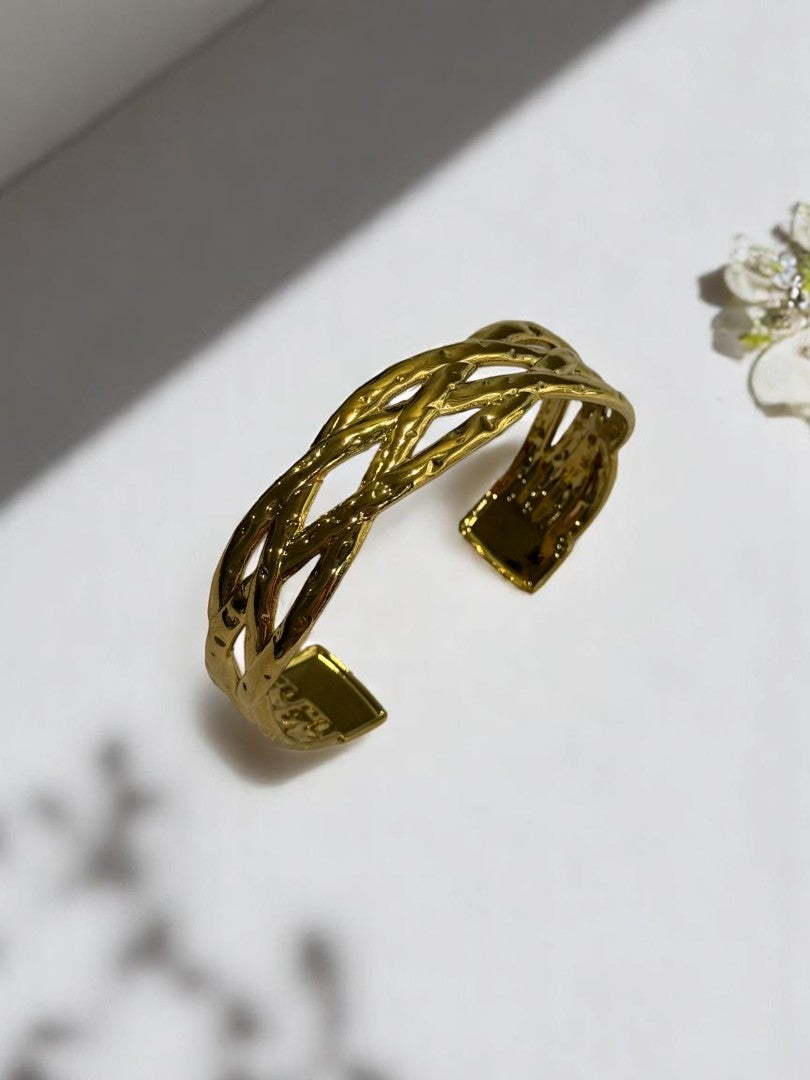 Intertwined Hammered Cuff Bracelet - Demifine 18KT Gold Plated