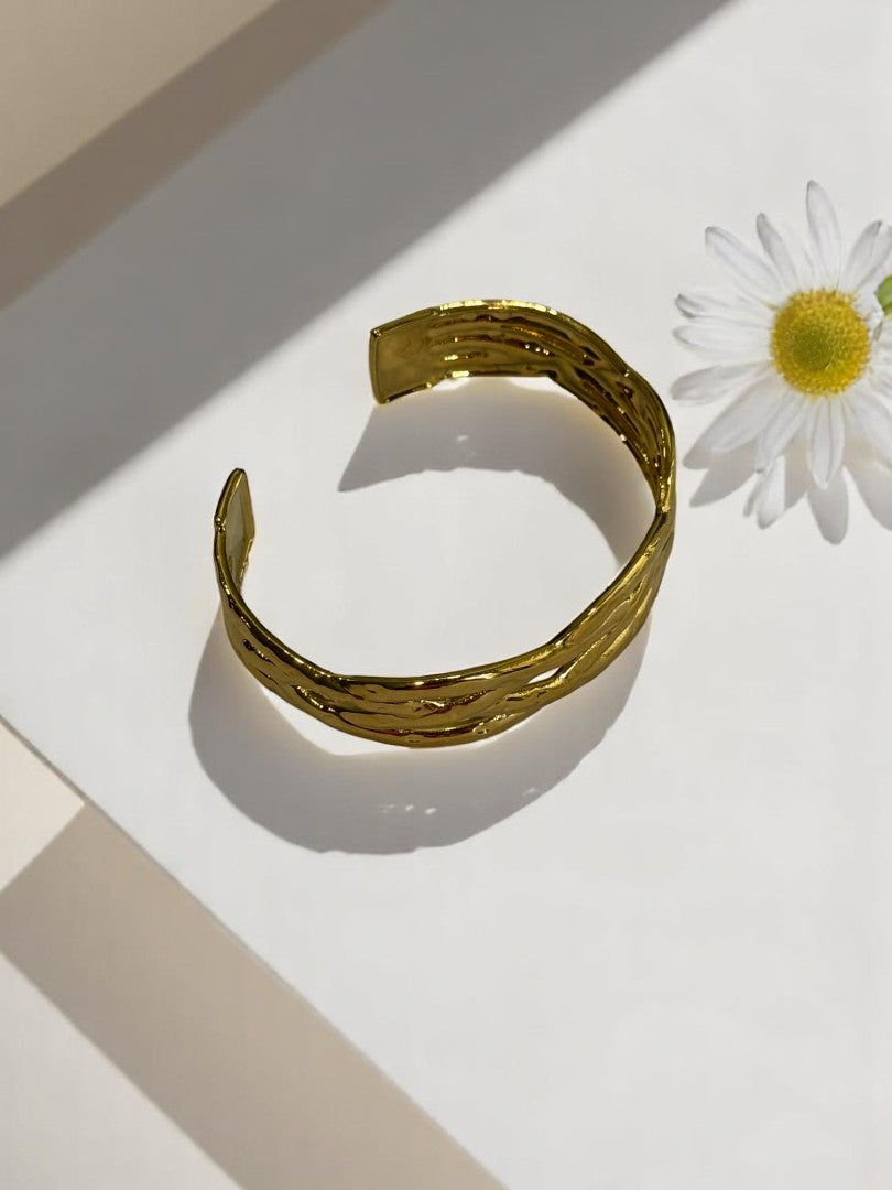 Intertwined Hammered Cuff Bracelet - Demifine 18KT Gold Plated