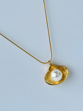 Pearl Shell Pendant - 18KT Gold Plated