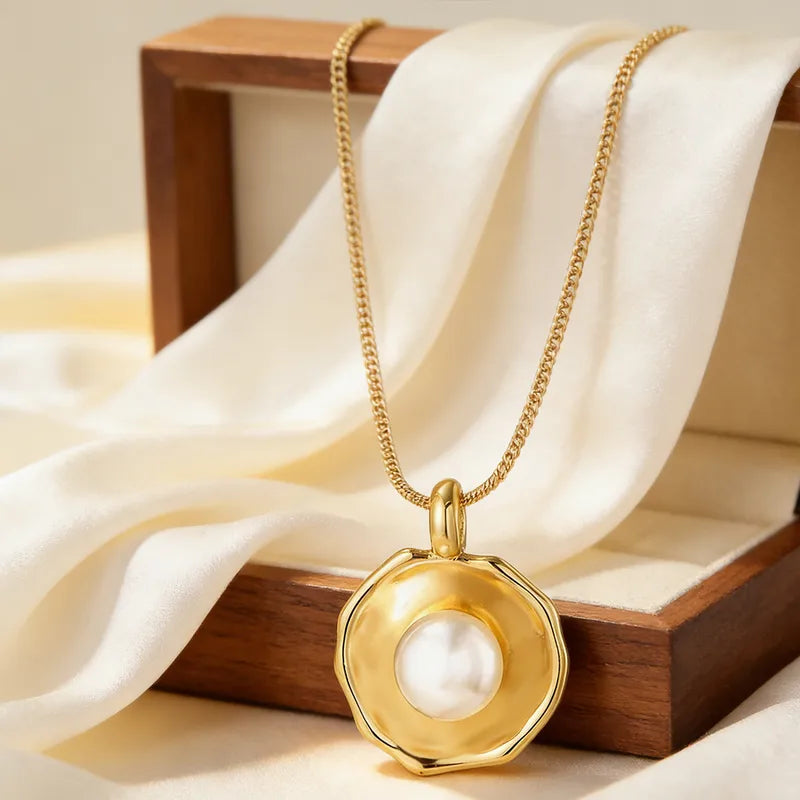 Pearl Luxe Pendant - 18KT Gold Plated
