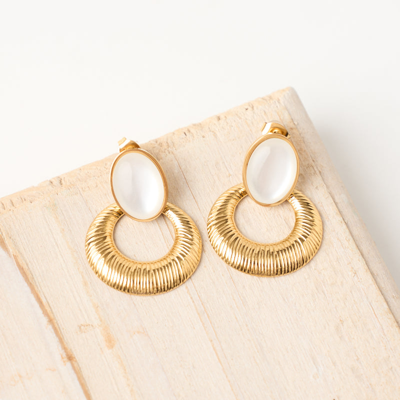 hammered MOP dangling Earring - Demifine 18KT Gold Plated