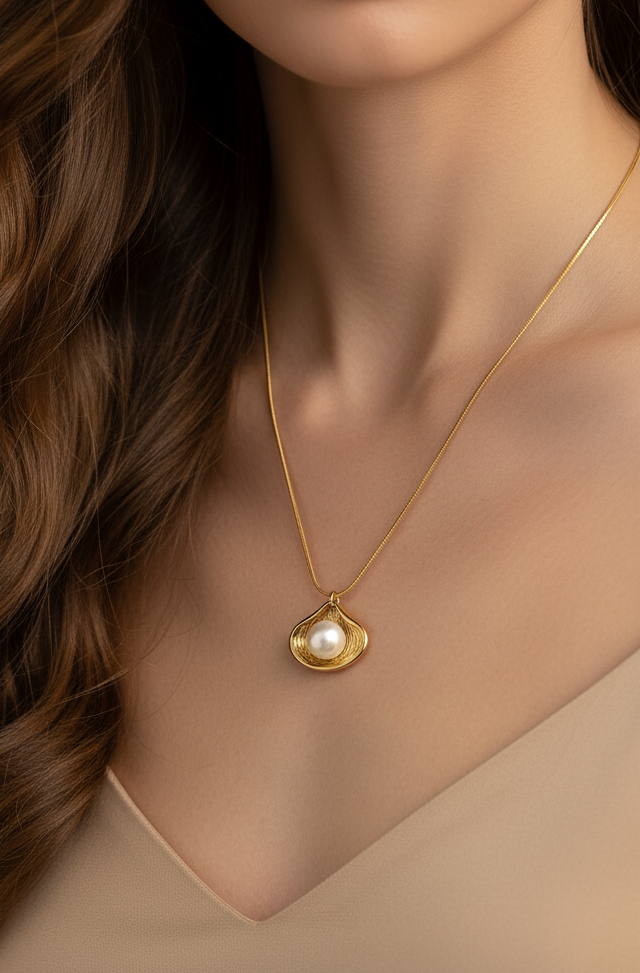 Pearl Shell Pendant - 18KT Gold Plated