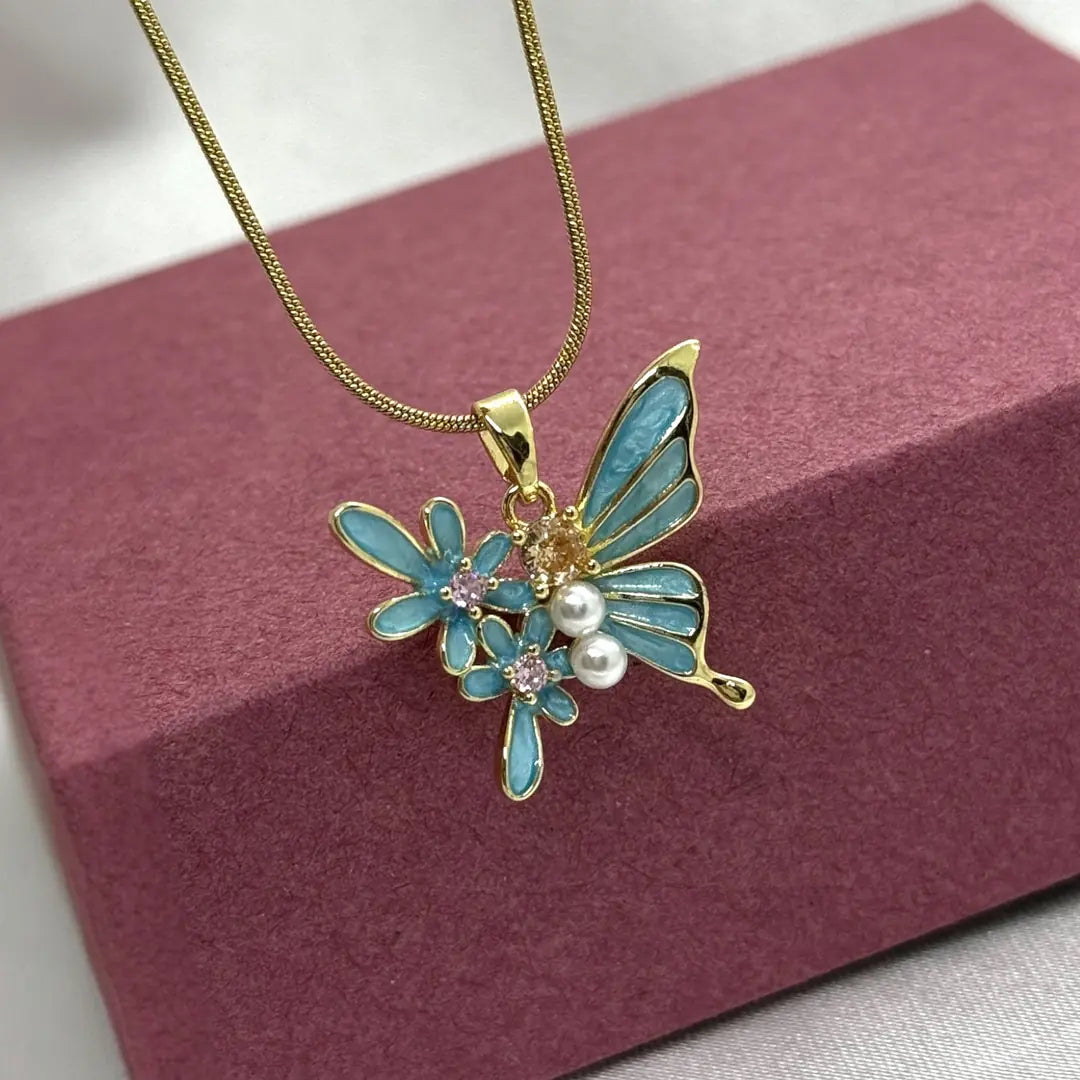 I am a Social Butterfly Pearl Pendant - 18KT