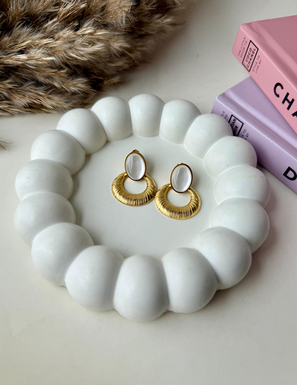 hammered MOP dangling Earring - Demifine 18KT Gold Plated